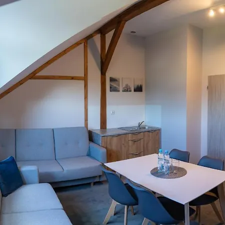 Pod Sowa Πανδοχείο Sokolec