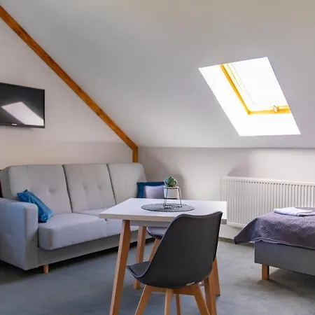 Pod Sowa Πανδοχείο Sokolec