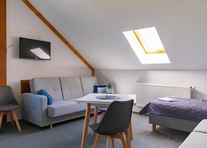 Pod Sowa Kro Sokolec